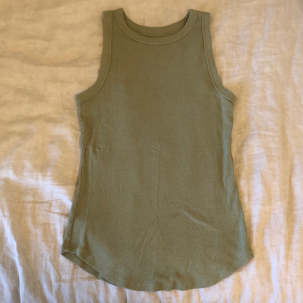 EUC Olive Tank A New Day size M